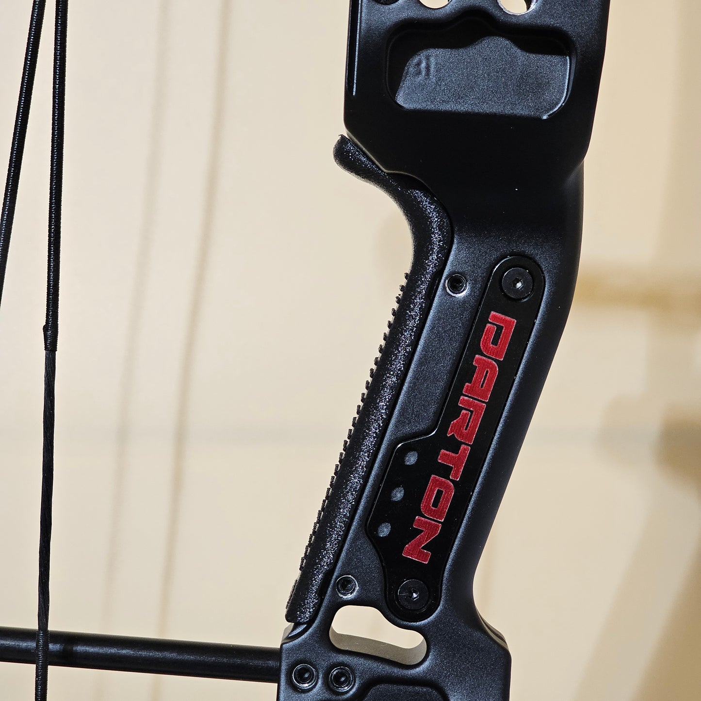 DT1 No Shelf Gizmo Grip (Fits Darton Tritech Series Bows)