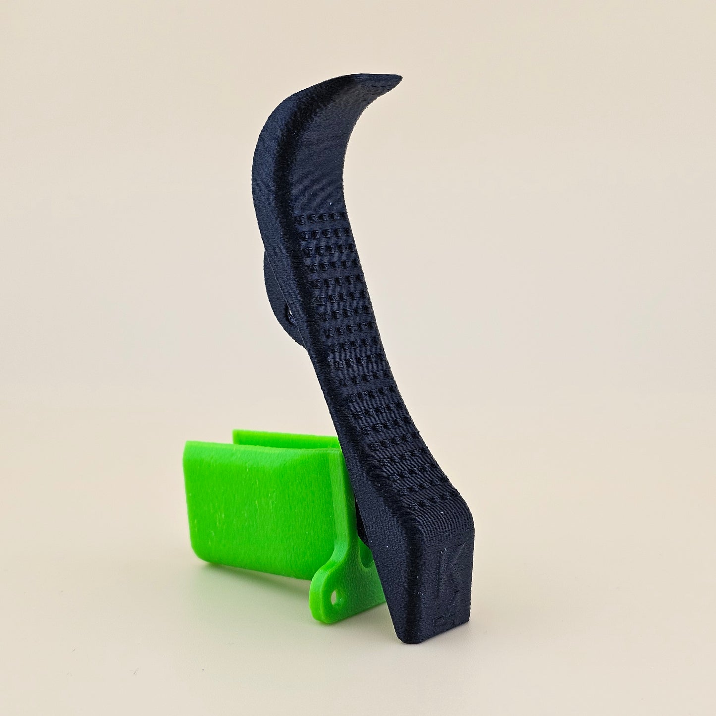 HT1 Negative Gizmo Grip (Fits Hoyt Target Bows)
